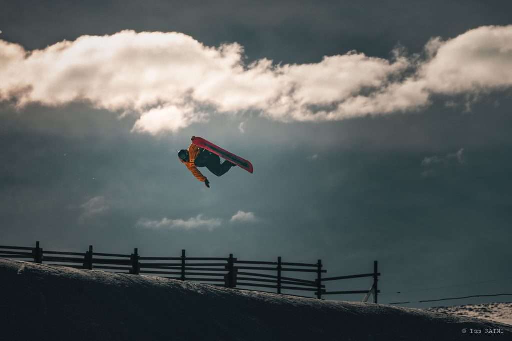 Snowboarder jump freestyle