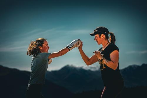 Women boxing photography