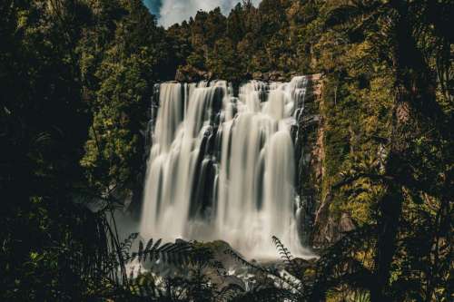 longue exposition sur une cascade