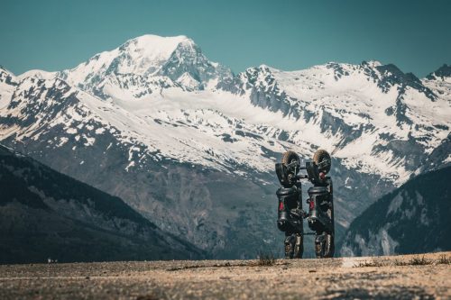 ski électrique face au mont blanc